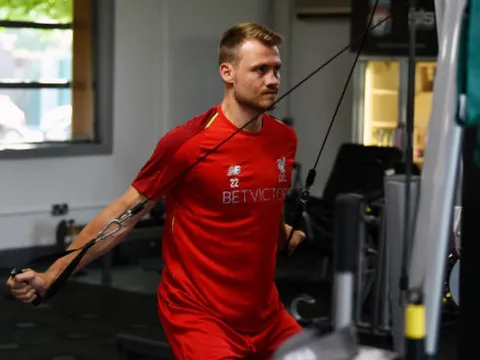 Mignolet trở lại, 'khung gỗ' của Liverpool lại được hâm nóng