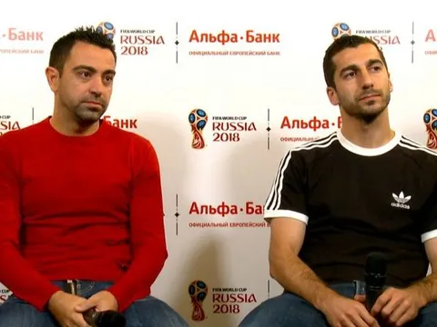 Mkhitaryan chưa thấy ai chậm chạp như Xavi