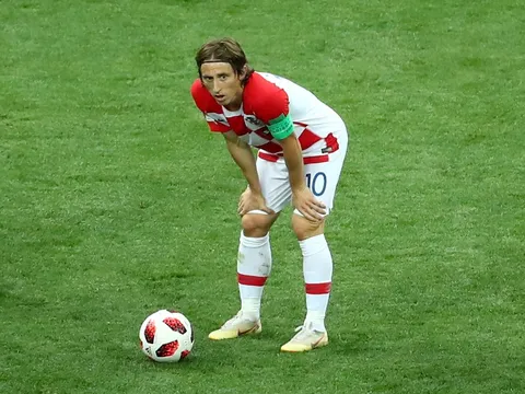 Modric chung phận với Ronaldo 'béo', Messi và Zidane