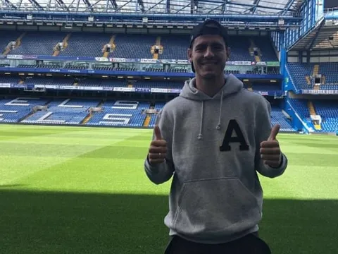 Morata choáng ngợp khi đặt chân đến Stamford Bridge