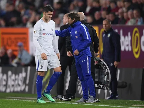 Morata lại hóa "chân gỗ", Chelsea thoát hiểm nhờ cái tên không ngờ tới