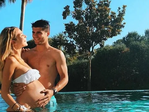 Morata tích cực khoe ảnh vợ để quên đi World Cup