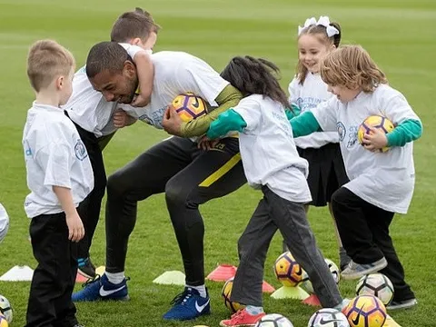 Một ngày làm HLV của Fernandinho