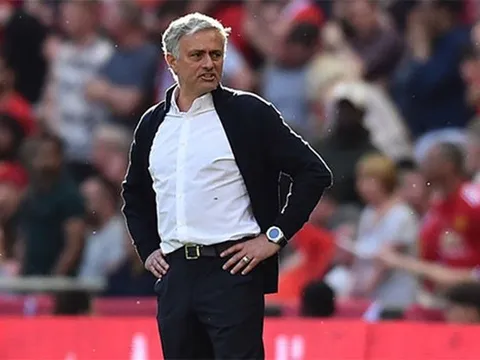 Jose Mourinho: Nếu còn tự trọng thì hãy nghỉ việc đi