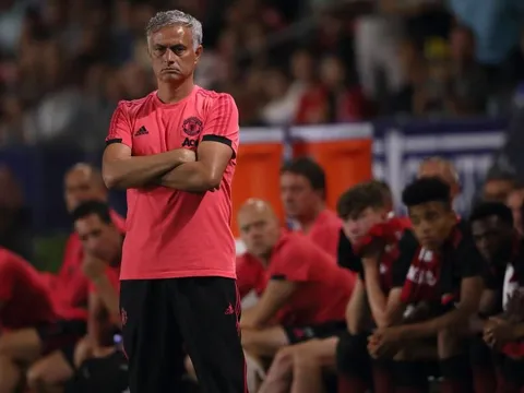 Những đội bóng lớn đang mua sắm kém hiệu quả: Premier League và Real Madrid