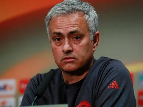 NÓNG: Mourinho 'ủng hộ' Real bán Ronaldo
