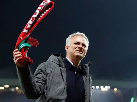 Mourinho đã chọn xong đội hình đá CK Europa League?