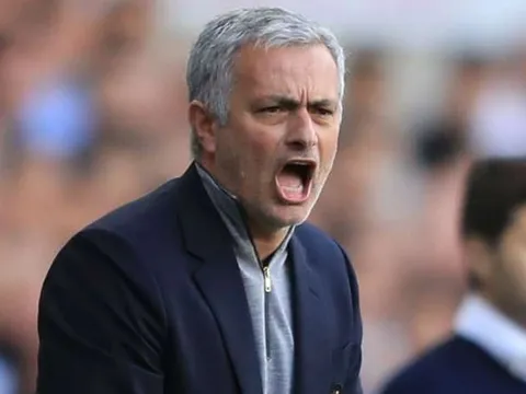 Mourinho: "Hãy chờ mùa giải thứ hai của tôi ở Man Utd"