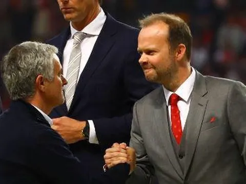 Mourinho: Nhiều bom tấn không phải câu trả lời cho Man Utd