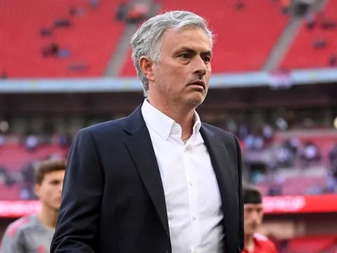 Mourinho sốt ruột, Man Utd gấp rút giật 2 'bom tấn'