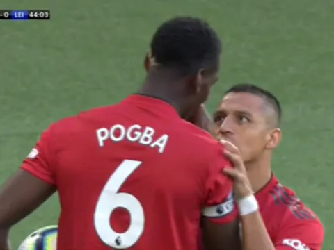 Mourinho TIẾT LỘ người đúng trong tình huống học trò giành penalty