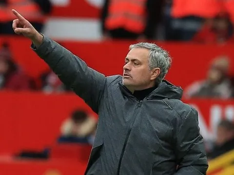 Mourinho tung độc chiêu hạ Man City