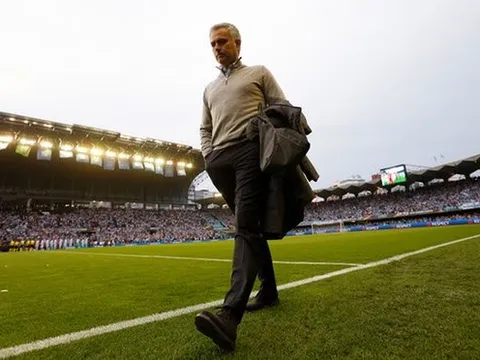 Manchester United và vị trí thủ môn: Khi Mourinho "tung hỏa mù"