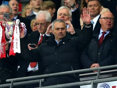 Có Mourinho, MU sẽ vô địch Europa League?