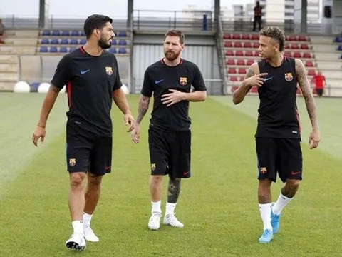 MSN góp mặt trên sân tập, Barca sẵn sàng cho chuyến du đấu