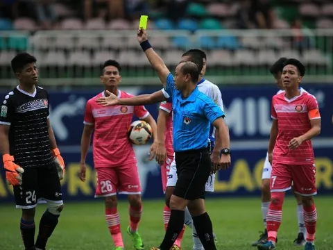 Gục ngã tại phố núi, HLV Sài Gòn FC tố trọng tài quên thổi phạt đền