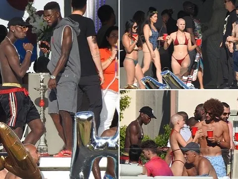 M.U bị Liverpool hành sấp mặt, Pogba & Fellaini vui vẻ tiệc tùng