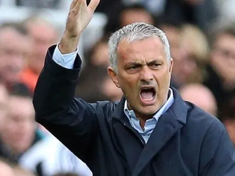 MU lại có "biến": Mourinho làm loạn phòng thay đồ