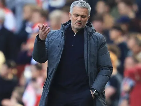 MU phơi áo ở Emirates: Mourinho còn gì để huênh hoang?