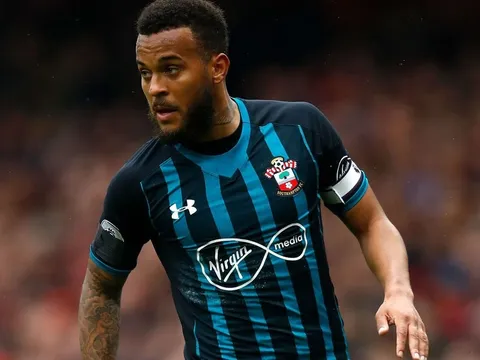 M.U tìm người thay Luke Shaw: Ryan Bertrand có khả thi?