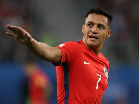 Muốn vô địch Champions League, Sanchez đừng nên ở lại Arsenal