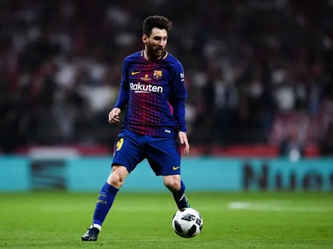 Trung vệ Arsenal giải thích vì sao Messi giỏi hơn Ronaldo