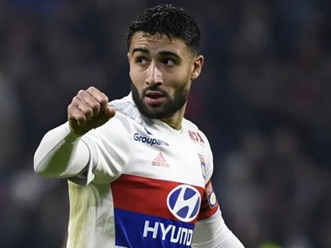 Lyon rục rịch gia hạn hợp đồng với Nabil Fekir