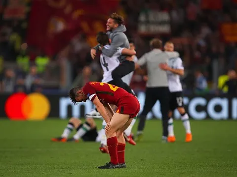 Nã 4 bàn vào lưới Liverpool, Roma vẫn cay đắng chia tay Champions League