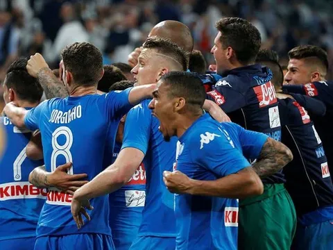 Napoli: Hãy giữ đôi chân trên mặt đất!