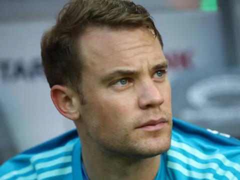 Neuer tái xuất, bất lực nhìn Bayern thủng lưới 3 bàn
