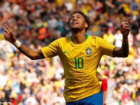 Neymar bảo vệ bàn chân bạc tỷ như thế nào?