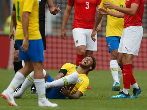 Neymar bức xúc trước 'trận UFC' với tuyển Áo