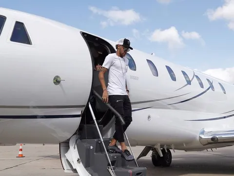 Neymar được chào đón như ông hoàng tại Paris
