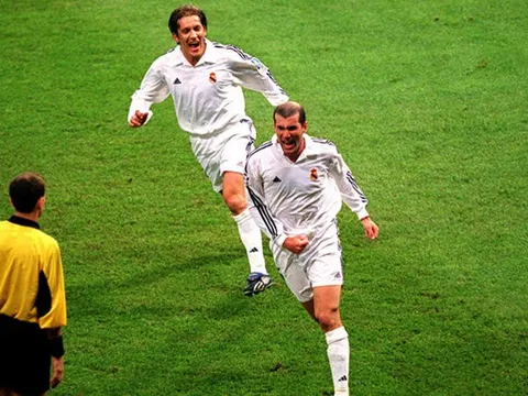 Ngả mũ với 5 cú đá volley tuyệt diệu tại Champions League