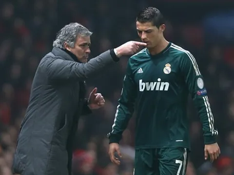 Ngày còn giúp Real đánh bại Man United, Mourinho dùng đội hình nào?