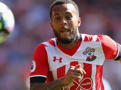 Ngoài Mendy, Man City muốn thâu tóm luôn sao Southampton