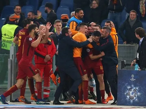 Ngược dòng không tưởng bằng ba bàn, Roma đưa Barca đến với địa ngục