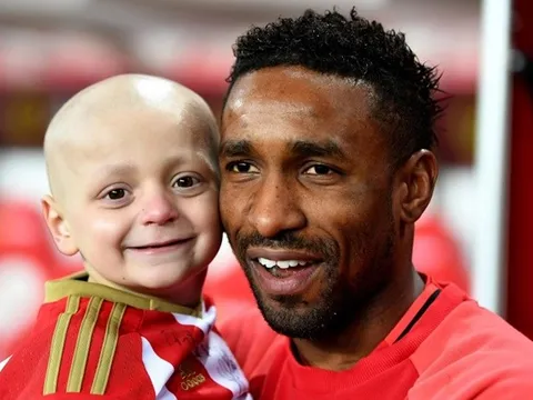Người bạn nhỏ qua đời, trái tim Jermaine Defoe như vỡ vụn