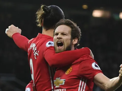 Nguời Man Utd kêu gọi Ibrahimovic sớm kí hợp đồng mới