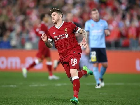 "Người thừa" khó rời Liverpool