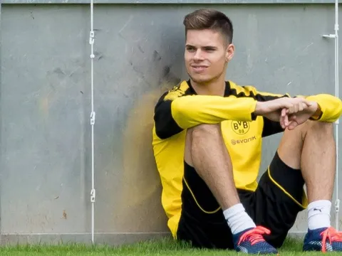 'Nhạc trưởng' Dortmund mang đến tin vui cho CĐV