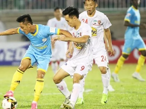 Nhận phạt đền oan, HAGL ngậm ngùi chia điểm trước Khánh Hòa