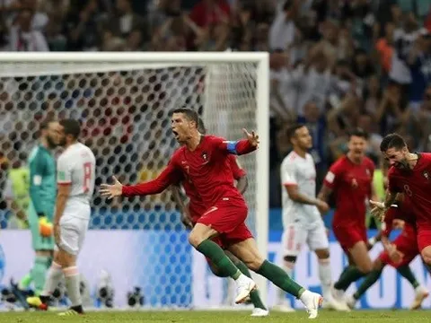 Nhìn lại 5 khoảnh khắc đáng nhớ trong sự nghiệp Cristiano Ronaldo