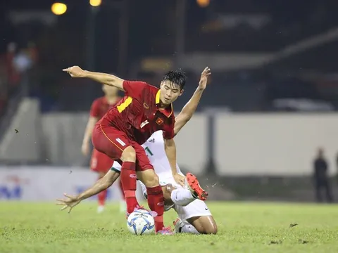 NHM phẫn nộ khi U22 Việt Nam liên tục bị 'chém'