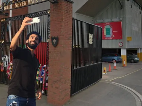 Nhờ fan Liverpool, Salah đã có mặt tại Anfield