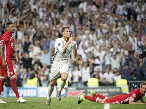 Những bàn thắng cực khó của CR7 và Messi