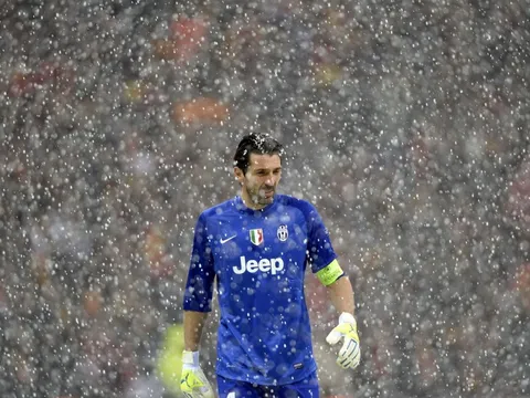 Những khoảnh khắc rực rỡ nhất của Buffon tại Juventus: Từ Serie B cho đến 9 lần giành Scudetto