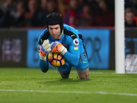 Những pha cứu thua xuất thần của Petr Cech mùa 2016/17