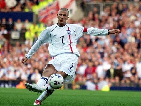 Những pha sút phạt kinh điển của Beckham