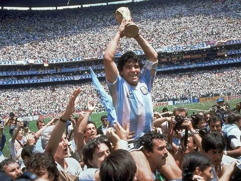 Những số 10 "chất lừ" trong lịch sử World Cup: Kẻ "lên voi", người "xuống chó"